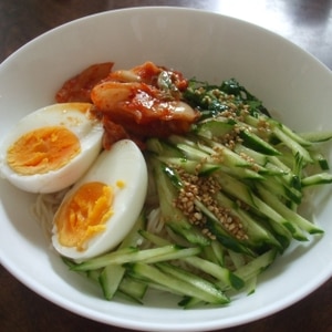 辛酸っぱい！ビビン麺